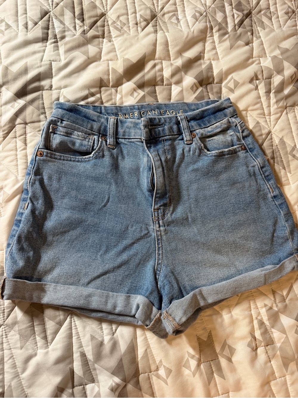 American Eagle Women’s Curvy Mom Shorts- Size 2